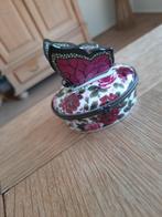 Limoges. Vlinder op porceleinen doosje., Antiek en Kunst, Ophalen of Verzenden