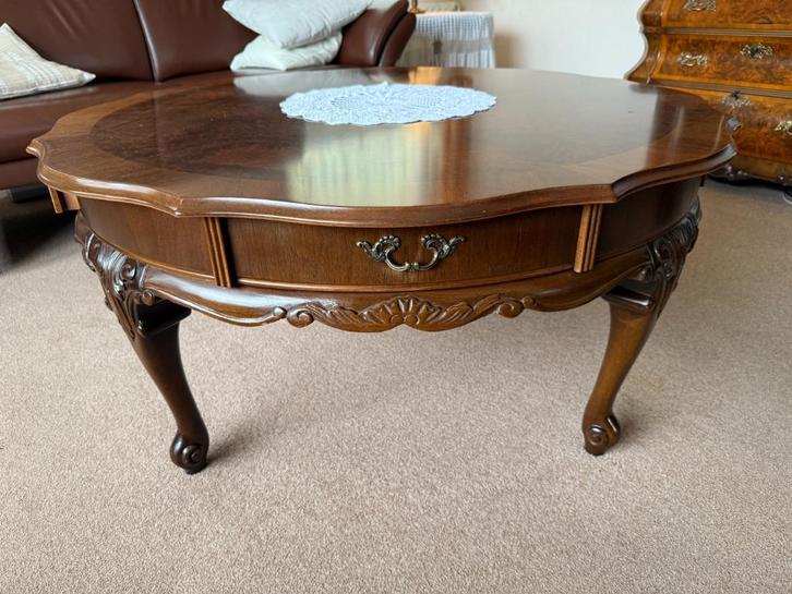 Zeer mooie wortelnoten salontafel en bijzettafels, Huis en Inrichting, Tafels | Bijzettafels, Zo goed als nieuw, Rond, Hout, Ophalen