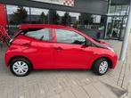 Toyota Aygo 1.0 VVT-i X-FUN 5-DRS. + AIRCO/CRUISE CONTROL, Voorwielaandrijving, Stof, Gebruikt, 4 stoelen