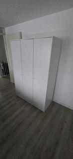 IKEA witte kledingkast – 3-deurs, Ophalen, Gebruikt