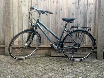 Damesfiets met versnellingen beschikbaar voor biedingen