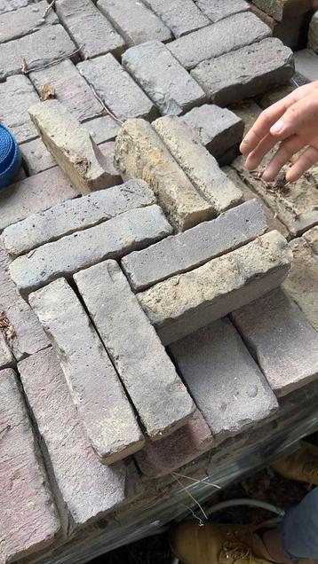 Antieke waaltjes +-20m2 (ca. 2000stuks) beschikbaar voor biedingen