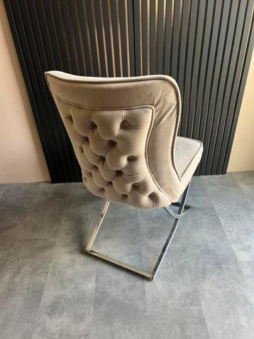 Te koop: Richmond style beige eettafelstoelen 6 stuks beschikbaar voor biedingen