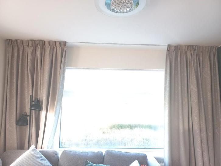 Taupe verduisterende overgordijnen, Huis en Inrichting, Stoffering | Gordijnen en Lamellen, Zo goed als nieuw, 200 cm of meer