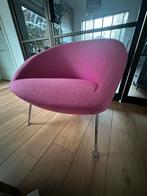Design Artifort stoel, zuurstok rose, kuipstoel op buisframe, Ophalen, 75 tot 100 cm, Zo goed als nieuw, Stof