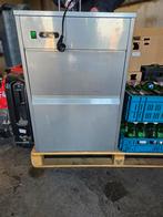 Ijsblokjes machine, Ophalen