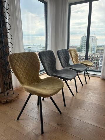 Set van 4 eetkamerstoelen beschikbaar voor biedingen