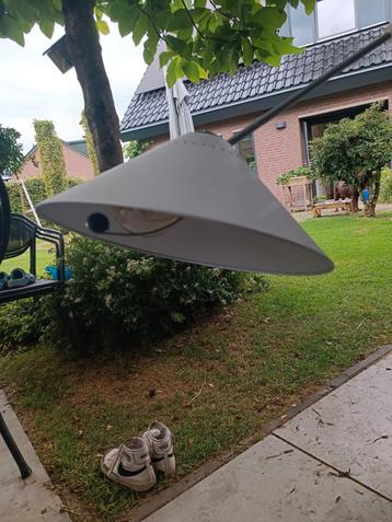 Verstelbare lamp, gebruikt in de keuken