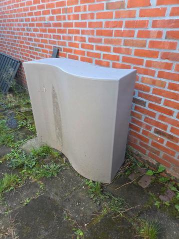 Beige Tuinelement / Bar met Lichteffect beschikbaar voor biedingen