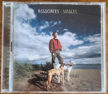 Associates - Singles 2cd  beschikbaar voor biedingen