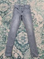 310 Levi's shaping super skinny W27 L32 WMN Tulsi2732 Grijs, Ophalen of Verzenden, Zo goed als nieuw, W27 (confectie 34) of kleiner