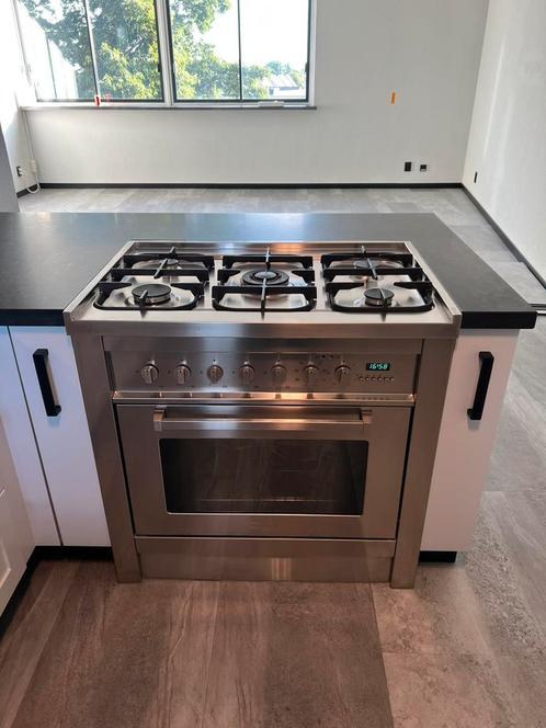 Prachtige Gasfornuis 5 pits + Grill oven, Witgoed en Apparatuur, Fornuizen, Zo goed als nieuw, Vrijstaand, Gas, 5 kookzones of meer