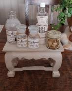 Oud brocante krukje, blikje, flesjes met mooi etiket, Antiek en Kunst, Curiosa en Brocante, Ophalen of Verzenden