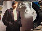 Johnny Logan - Hold Me Now, Cd's en Dvd's, Vinyl Singles, 7 inch, Single, Ophalen of Verzenden, Zo goed als nieuw