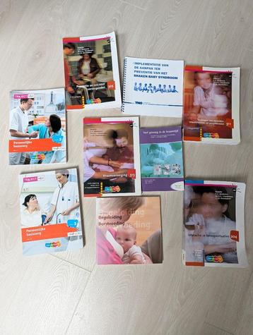 Lesboeken kraamzorg opleiding  beschikbaar voor biedingen