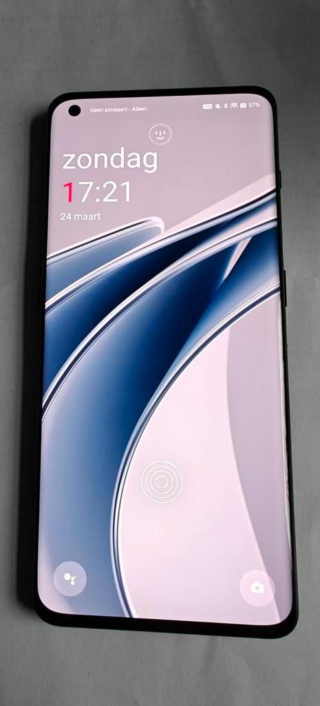 OnePlus 10 Pro Black | 12GB/256GB + 2 hoesjes + oordopjes!, Telecommunicatie, Mobiele telefoons | Overige merken, Zo goed als nieuw