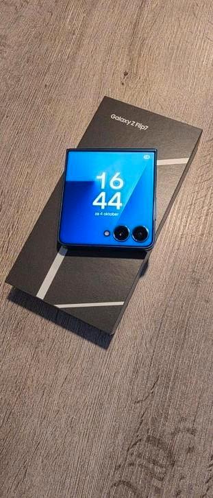 Samsung Galaxy Z Flip 7, Blue Shadow, 256GB, zgan met bon! beschikbaar voor biedingen