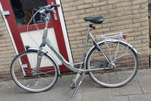 Gazelle Herenfiets met evt. Fietstas – Goede Staat, Fietsen en Brommers, Fietsen | Heren | Herenfietsen, Gebruikt, Gazelle, 57 tot 61 cm