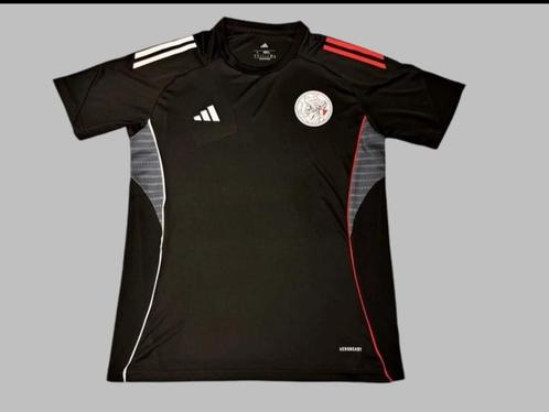 Ajax trainingstenue 25/26 - Alle maten - Voetbalshirt, Kleding | Heren, Sportkleding, Nieuw, Voetbal, Overige maten, Ophalen of Verzenden