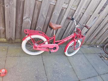 Meisjes fiets.  beschikbaar voor biedingen