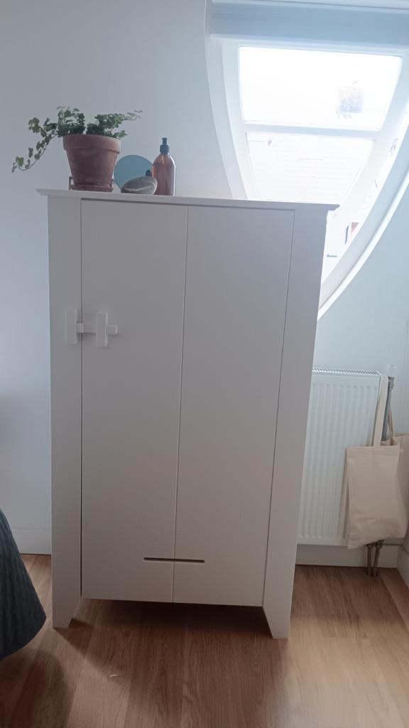 WOOOD Boerenkast - Wit, Huis en Inrichting, Kasten | Kledingkasten, Zo goed als nieuw, 100 tot 150 cm, 50 tot 100 cm, 25 tot 50 cm