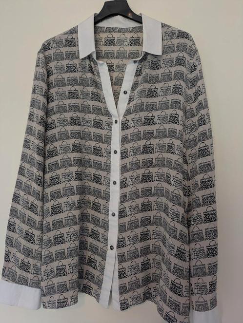 Marc Cain Zijden Blouse - Handtassen Print, Kleding | Dames, Blouses en Tunieken, Zo goed als nieuw, Maat 38/40 (M), Beige, Ophalen of Verzenden