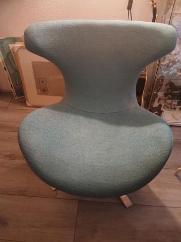 turquoise/blauwe draaistoel