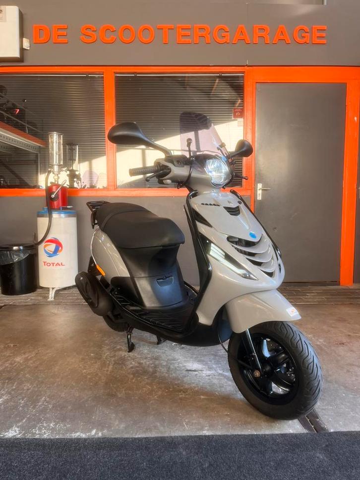 Piaggio Zip brom 45km E3 2013 SP FULL Nardo, Fietsen en Brommers, Scooters | Piaggio, Gebruikt, Zip, Maximaal 45 km/u, Benzine