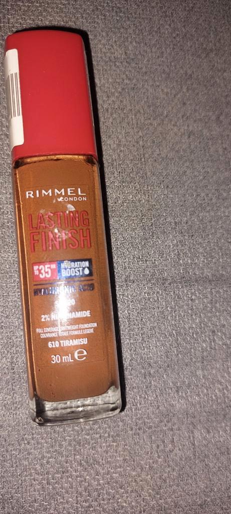 Rimmel Lasting Finish 35H Foundation - Hydraterende Make-up, Sieraden, Tassen en Uiterlijk, Uiterlijk | Cosmetica en Make-up, Nieuw