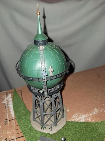 H0 Watertoren met Pomphuis & Figuren beschikbaar voor biedingen