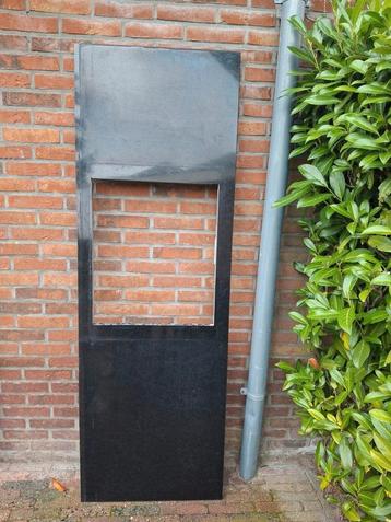 Graniet zwart.  beschikbaar voor biedingen