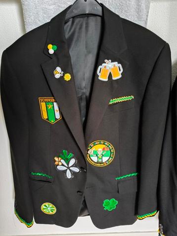 Schijndel Schorsbos Jassen met Emblemen beschikbaar voor biedingen
