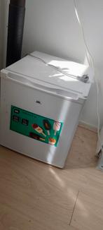 Small white fridge from ok., Ophalen, Zo goed als nieuw, Vrijstaand, Minder dan 60 cm