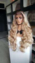 Luxe Lace Pruik: Uitgroei Midden blond met Licht blond, krul, Ophalen of Verzenden, Nieuw, Pruik of Haarverlenging