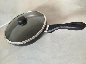 BK hapjespan met deksel 28cm, nieuw beschikbaar voor biedingen