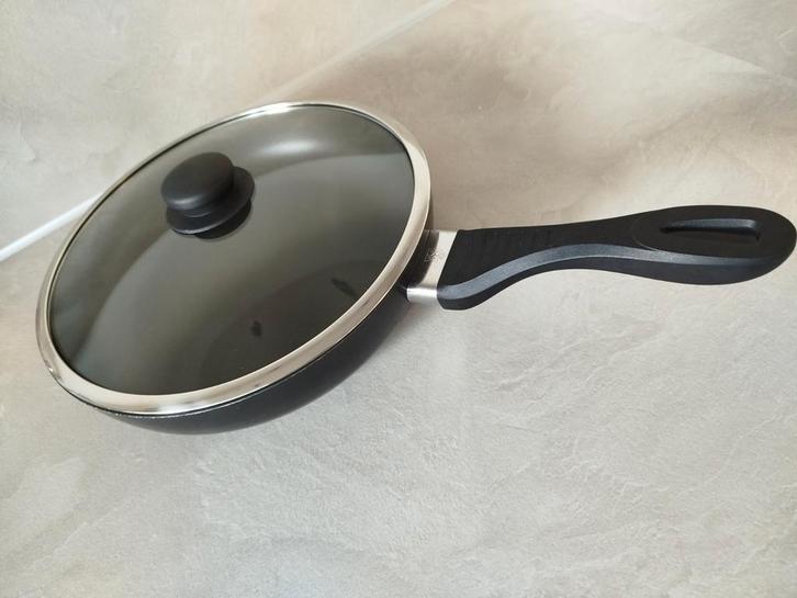 BK hapjespan met deksel 28cm, nieuw, Huis en Inrichting, Keuken | Potten en Pannen, Nieuw, Koekenpan of Braadpan, Rvs, Ophalen of Verzenden
