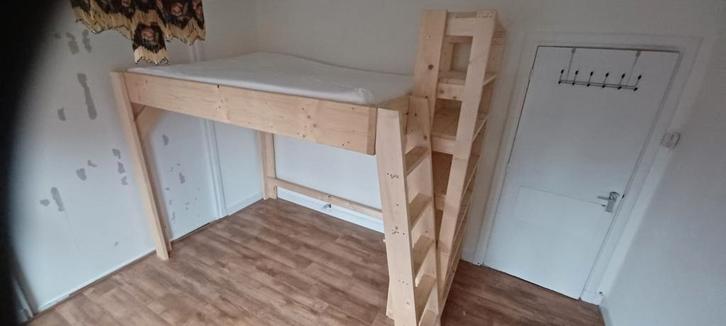 Degelijke hoogslaper incl kast, Huis en Inrichting, Slaapkamer | Stapelbedden en Hoogslapers, Zo goed als nieuw, Hoogslaper, 140 cm