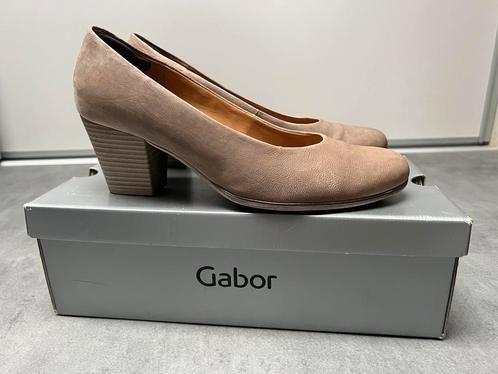Nieuw in doos beige / lichtbruine Gabor pumps maat 39 / 39,5, Kleding | Dames, Schoenen, Nieuw, Pumps, Beige, Ophalen of Verzenden