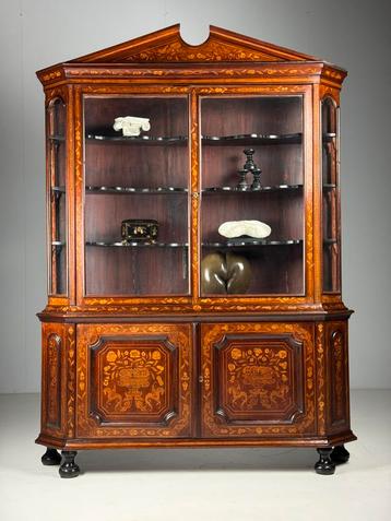 Hollands Ingelegd Kabinet eind 18e vroeg 19e eeuw beschikbaar voor biedingen