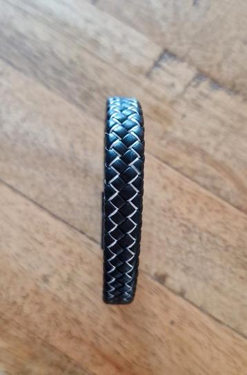 Leren armband.  beschikbaar voor biedingen