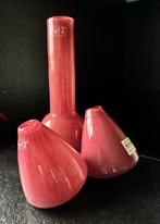 Set van 3 stuks DutZ vazen - cranberry/bordeauxrood - nieuw-, Nieuw, Ophalen of Verzenden, Glas, Minder dan 50 cm