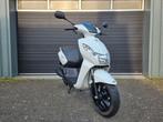 PEUGEOT KISBEE 2-TAKT BROM BJ 2017 WIT 12000KM, Overige modellen, Maximaal 45 km/u, Ophalen of Verzenden, Zo goed als nieuw