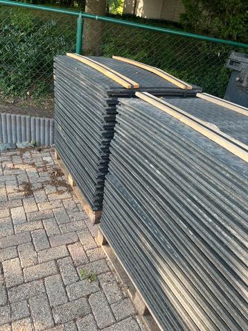 Kuntstof Rijplaten beschikbaar voor biedingen