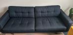 Bank donkerblauw met houten pootjes, Huis en Inrichting, Banken | Bankstellen, Ophalen, Gebruikt, Driepersoons, 75 tot 100 cm