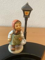 Hummel beeld  "Großmutter Wartet", Verzamelen, Beelden en Beeldjes, Verzenden, Zo goed als nieuw, Hummel