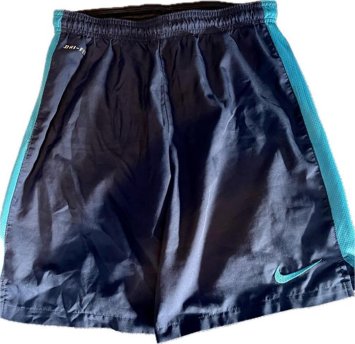 Nike Drifit sportbroek korte broek maat M, Kleding | Heren, Sportkleding, Zo goed als nieuw, Algemeen, Maat 48/50 (M), Blauw, Ophalen of Verzenden
