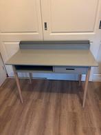 Grijs bureau met lade - 110x58x75 cm, Ophalen, Gebruikt, Bureau