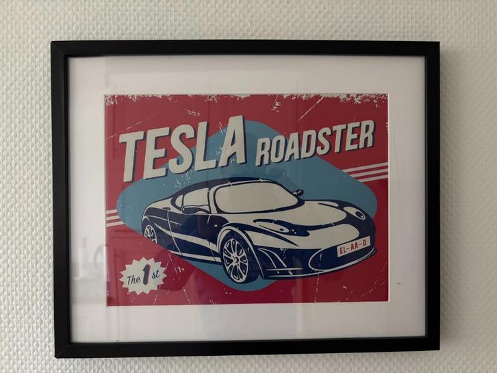 Poster Tesla Roadster ingelijst., Verzamelen, Posters, Zo goed als nieuw, Reclame, A1 t/m A3, Rechthoekig Liggend, Ophalen of Verzenden