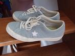Converse All Star lichtblauwe suede gympen maat 9 1/2, Blauw, Ophalen of Verzenden, Converse All Stars, Sneakers of Gympen