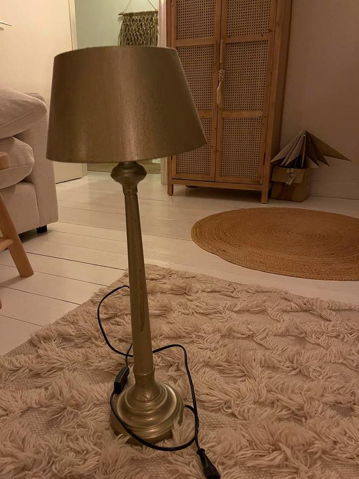 Tica gouden tafellamp met hamerslag, 60 cm, Huis en Inrichting, Lampen | Vloerlampen, Gebruikt, Minder dan 100 cm, Metaal, Ophalen